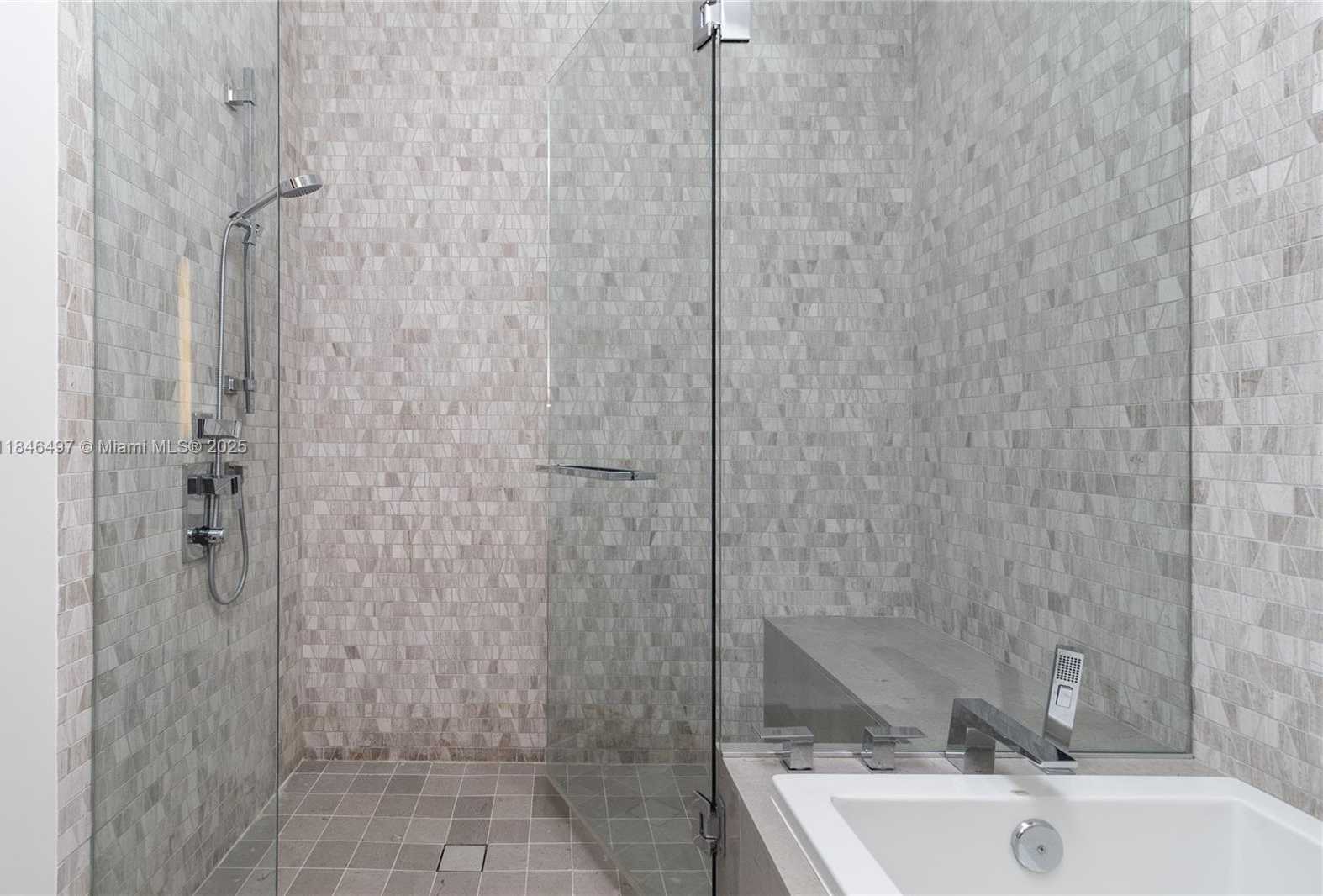 Small Image of 68 SOUTH EAST 6TH ST #4006, Miami Number 17
