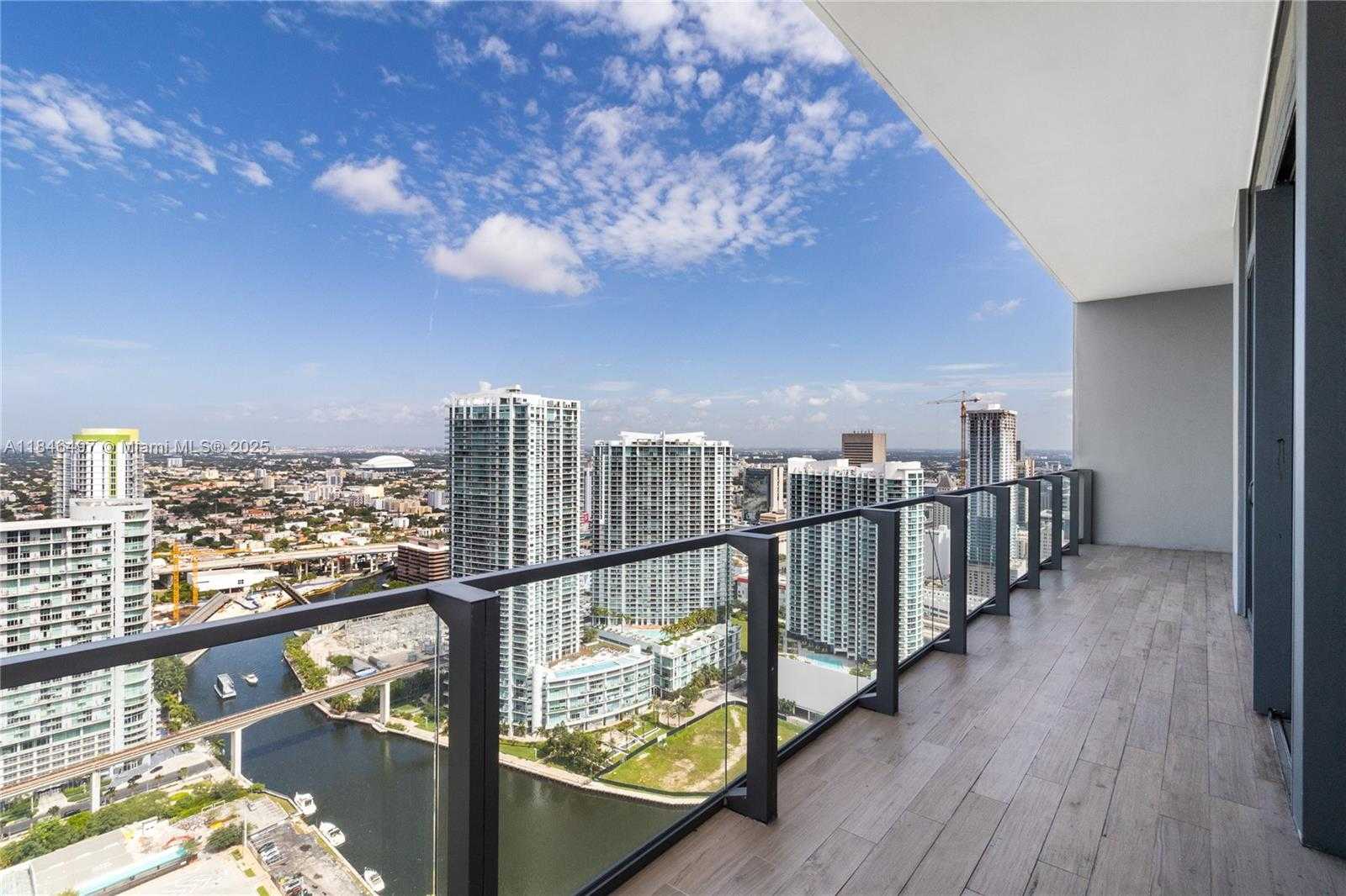 Small Image of 68 SOUTH EAST 6TH ST #4006, Miami Number 2