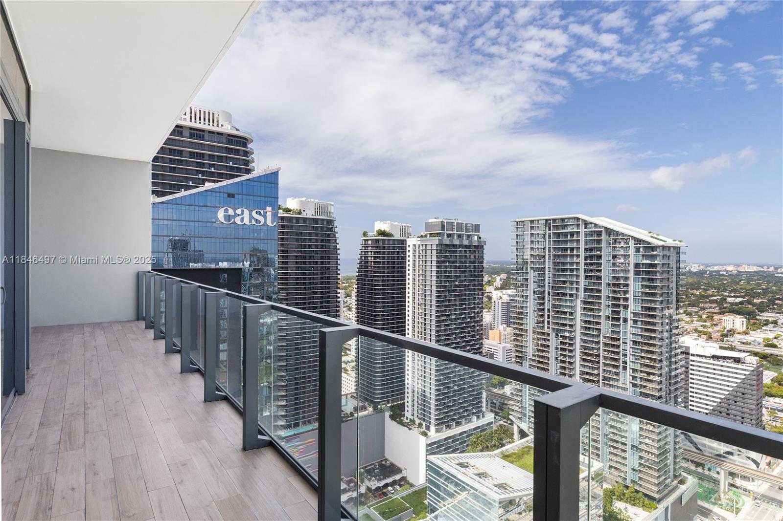 Small Image of 68 SOUTH EAST 6TH ST #4006, Miami Number 3