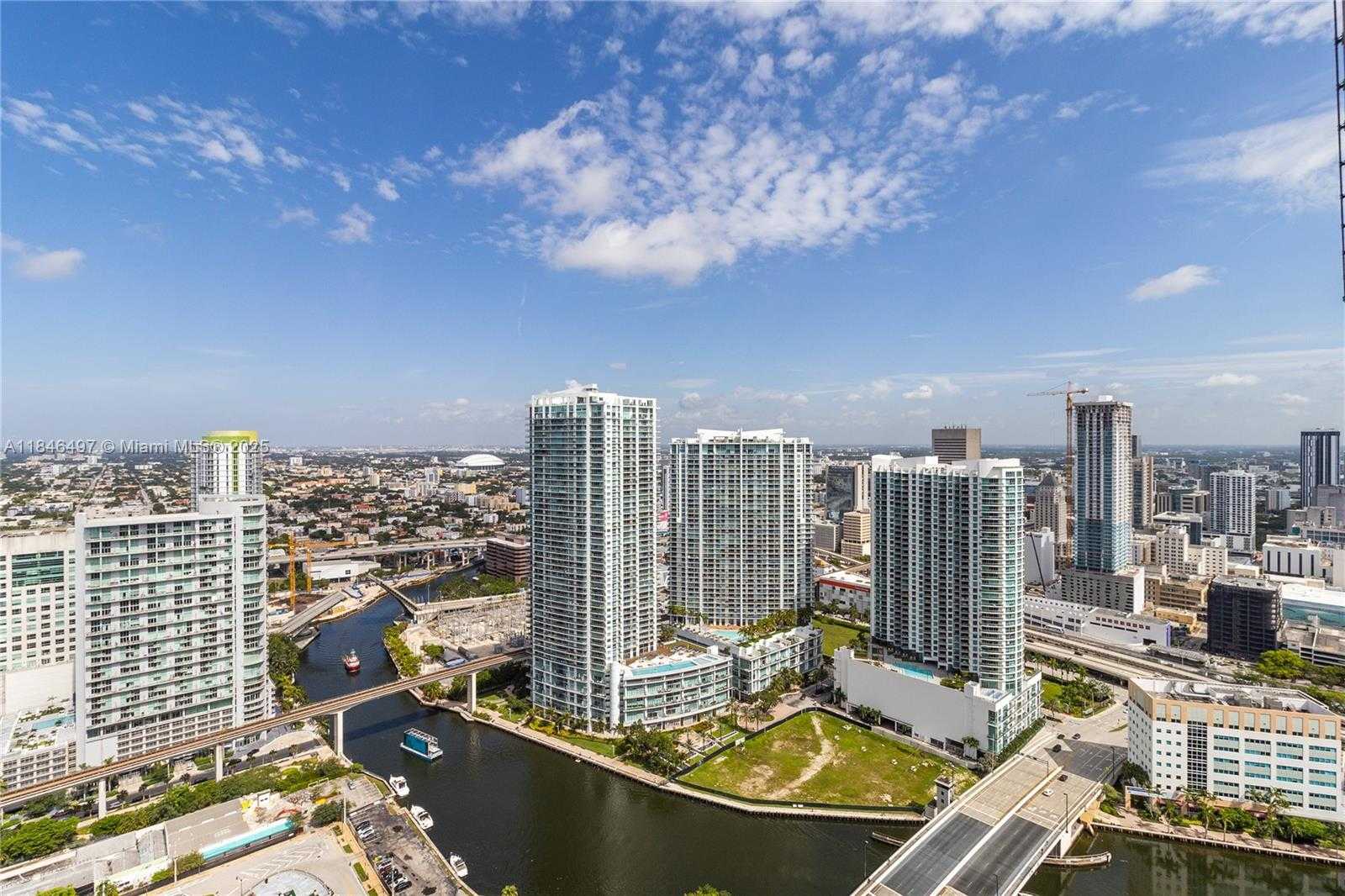 Small Image of 68 SOUTH EAST 6TH ST #4006, Miami Number 6