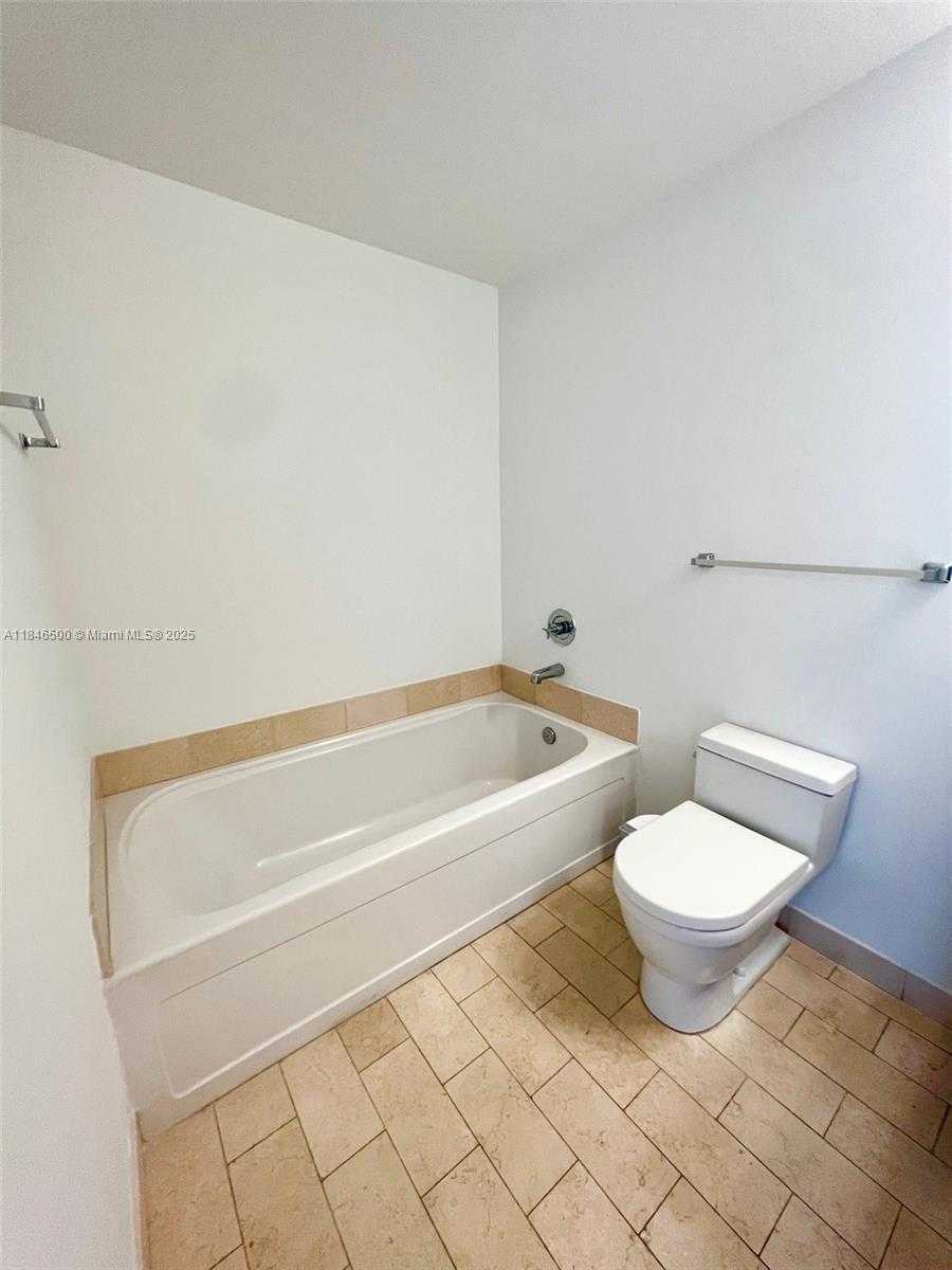 Small Image of 79 SOUTH WEST 12TH ST #3005, Miami Number 11