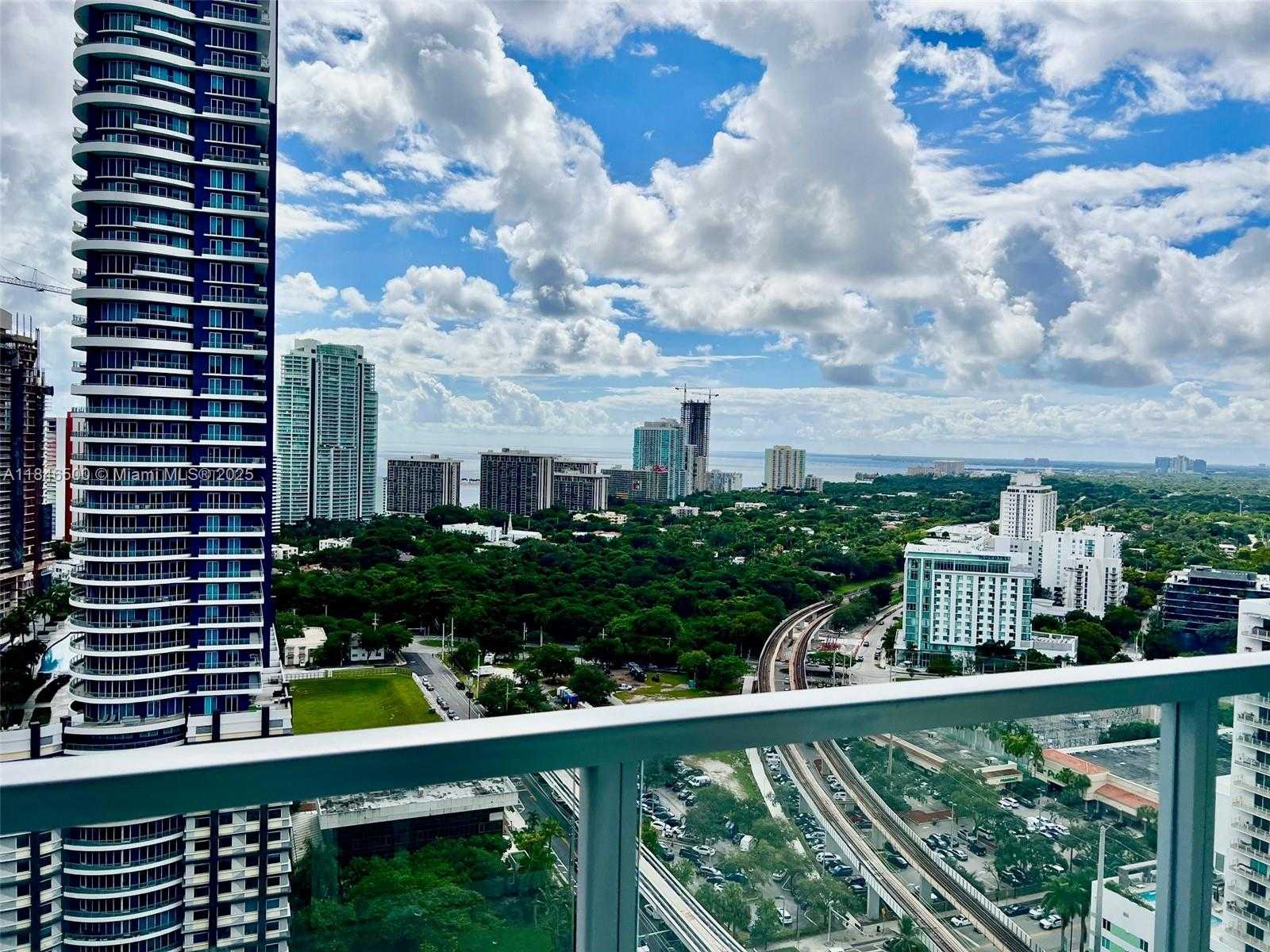 Small Image of 79 SOUTH WEST 12TH ST #3005, Miami Number 13