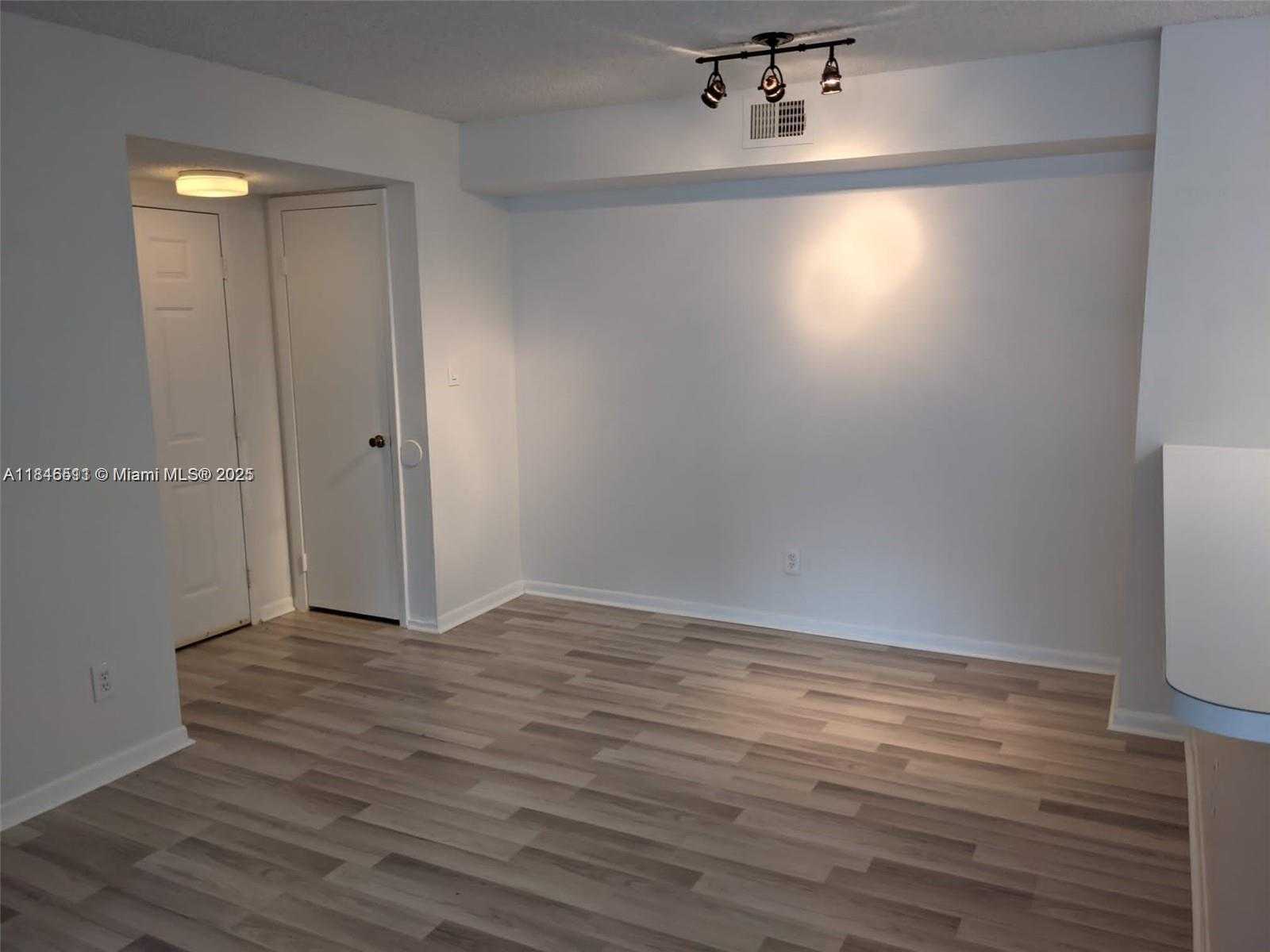 Small Image of 560 SOUTH PARK RD #13-7, Hollywood Number 11