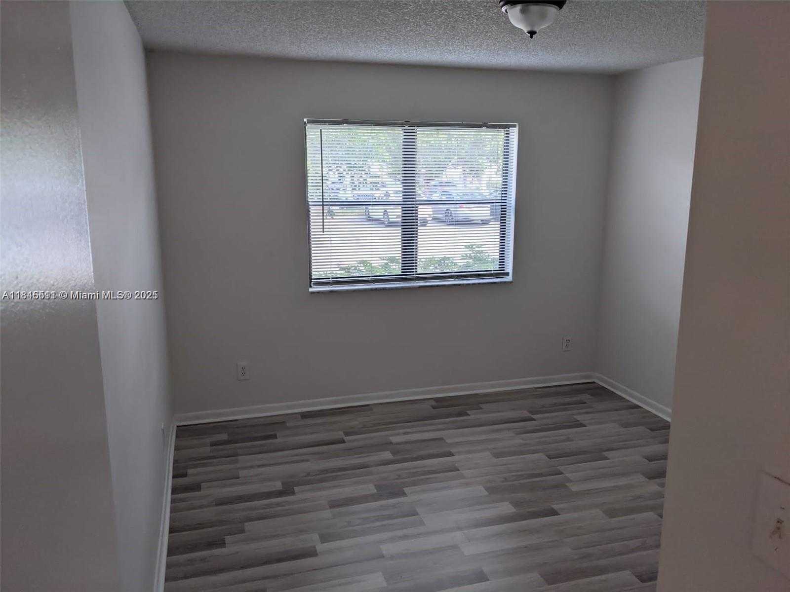 Small Image of 560 SOUTH PARK RD #13-7, Hollywood Number 9