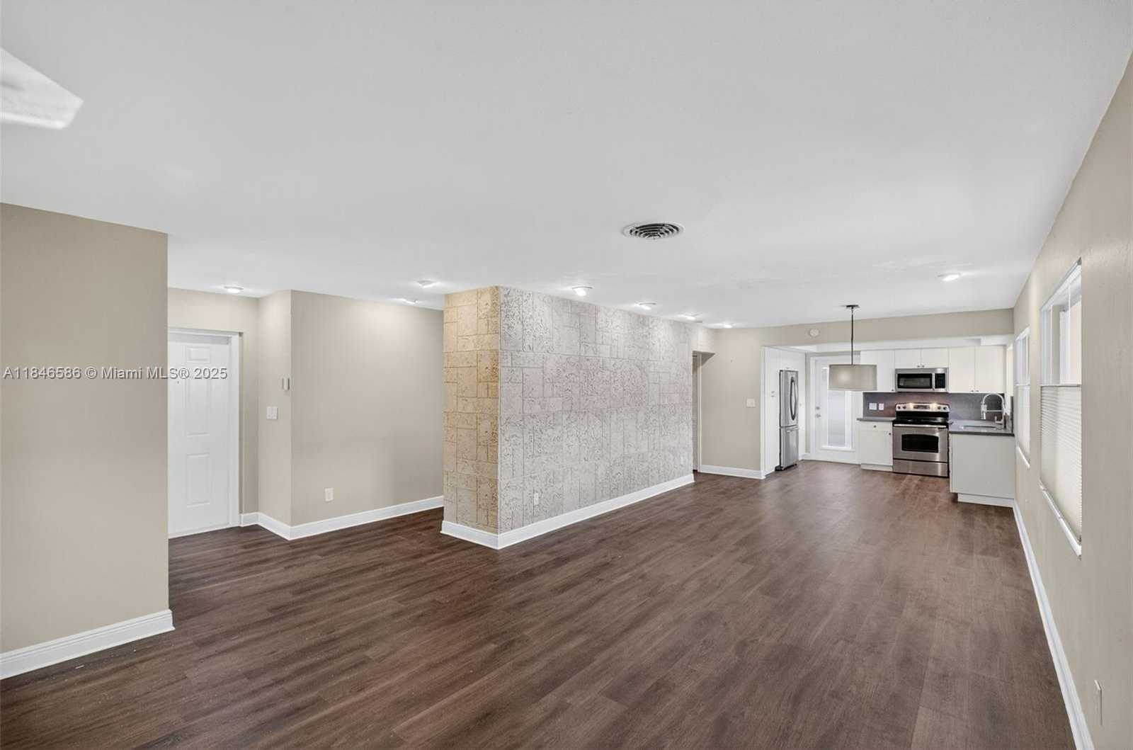 Small Image of 539 MENENDEZ AVE #539, Coral Gables Number 10