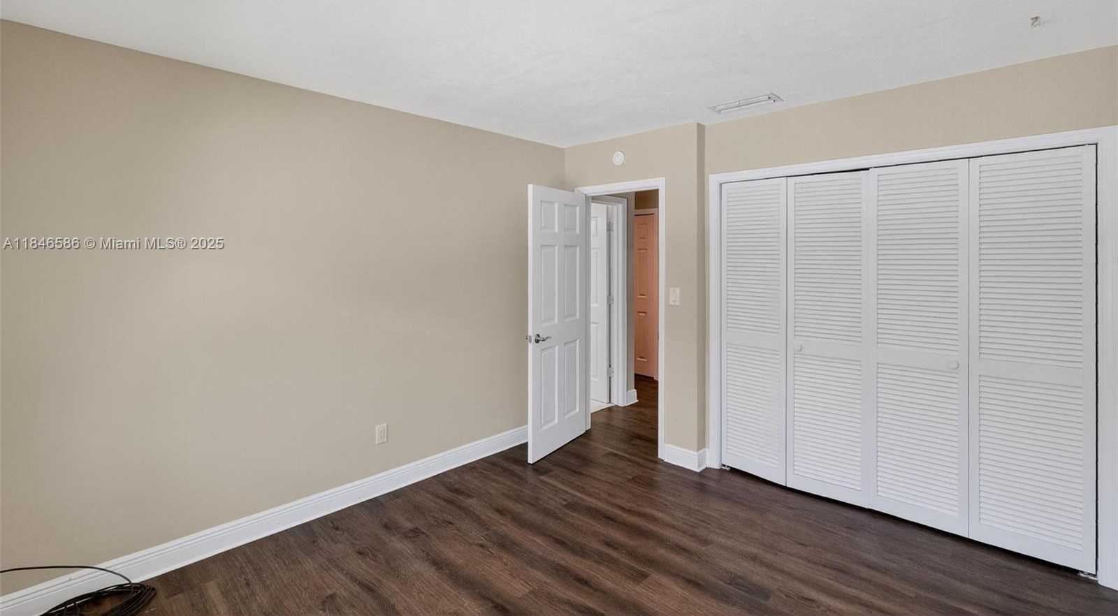 Small Image of 539 MENENDEZ AVE #539, Coral Gables Number 18