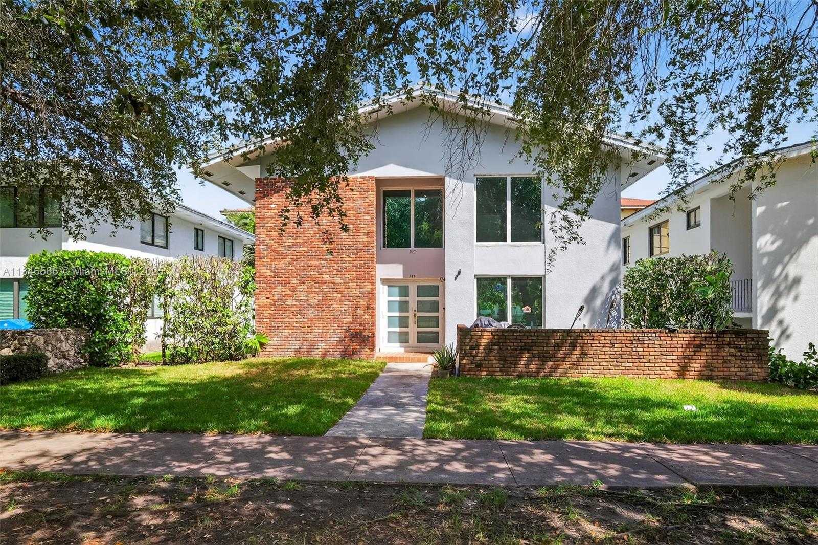Small Image of 539 MENENDEZ AVE #539, Coral Gables Number 2