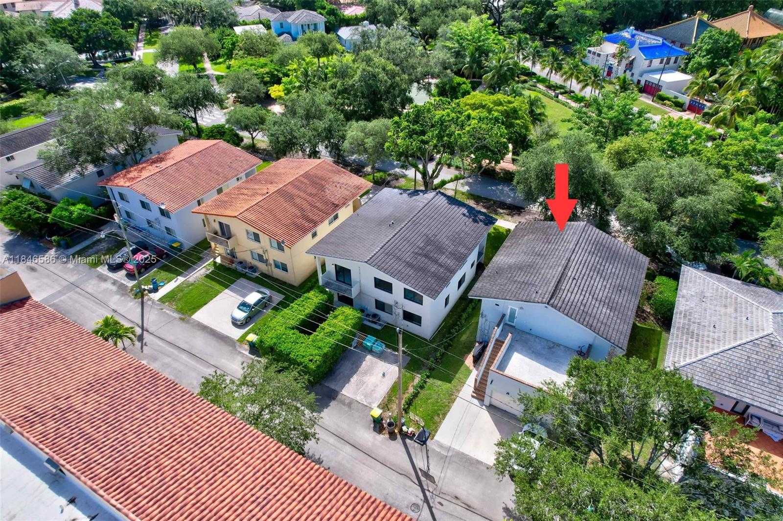 Small Image of 539 MENENDEZ AVE #539, Coral Gables Number 31