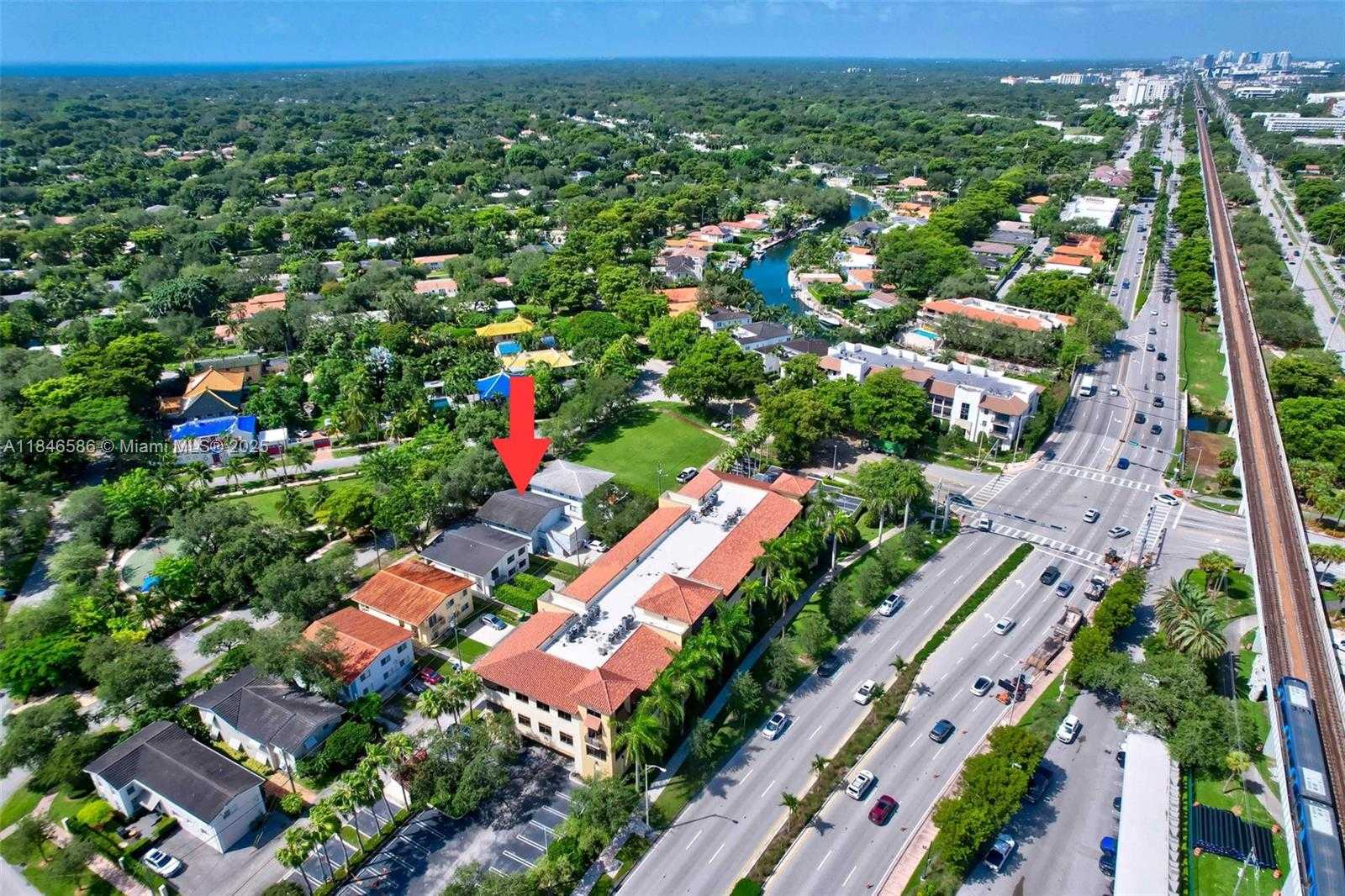 Small Image of 539 MENENDEZ AVE #539, Coral Gables Number 36