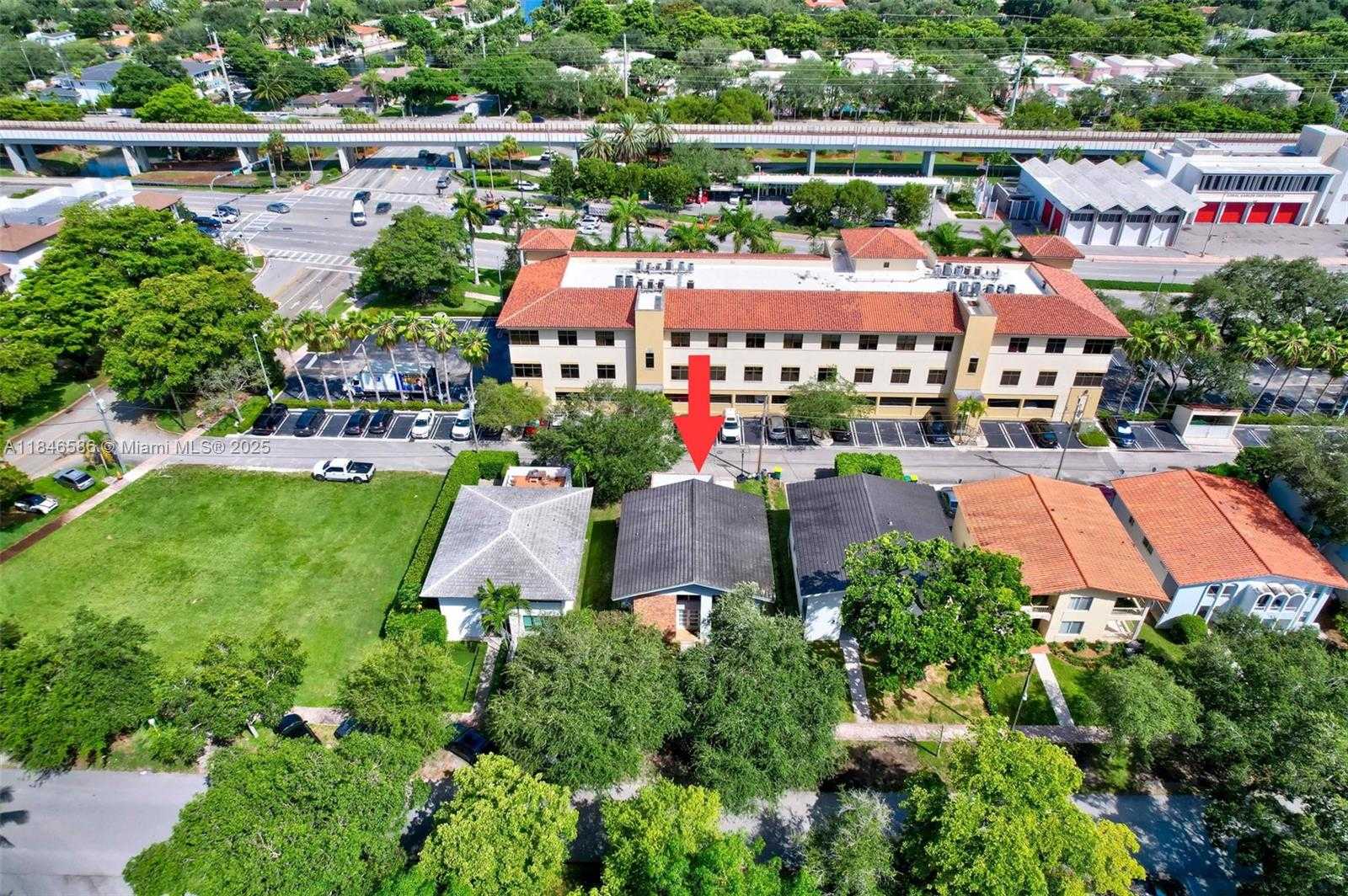Small Image of 539 MENENDEZ AVE #539, Coral Gables Number 37