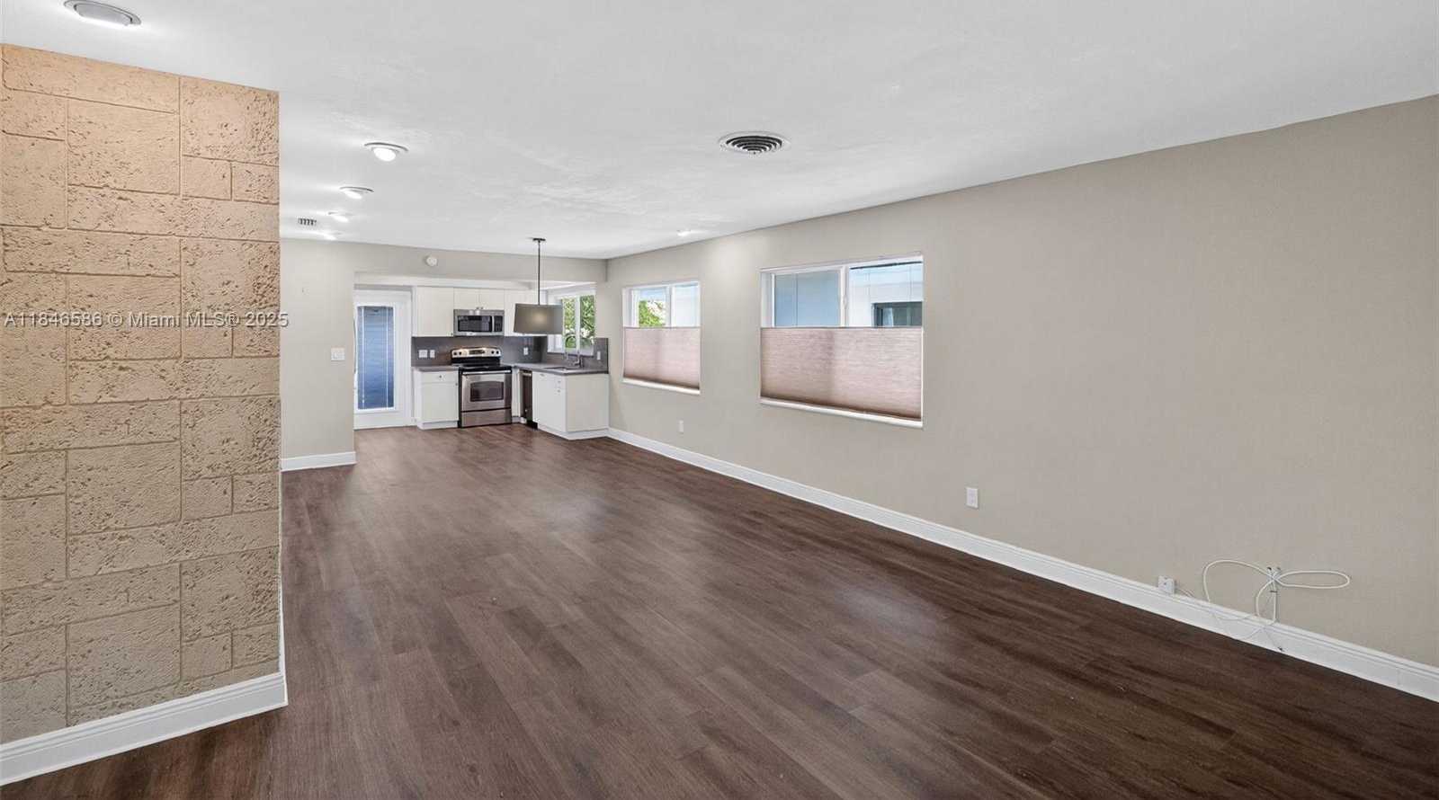 Small Image of 539 MENENDEZ AVE #539, Coral Gables Number 9