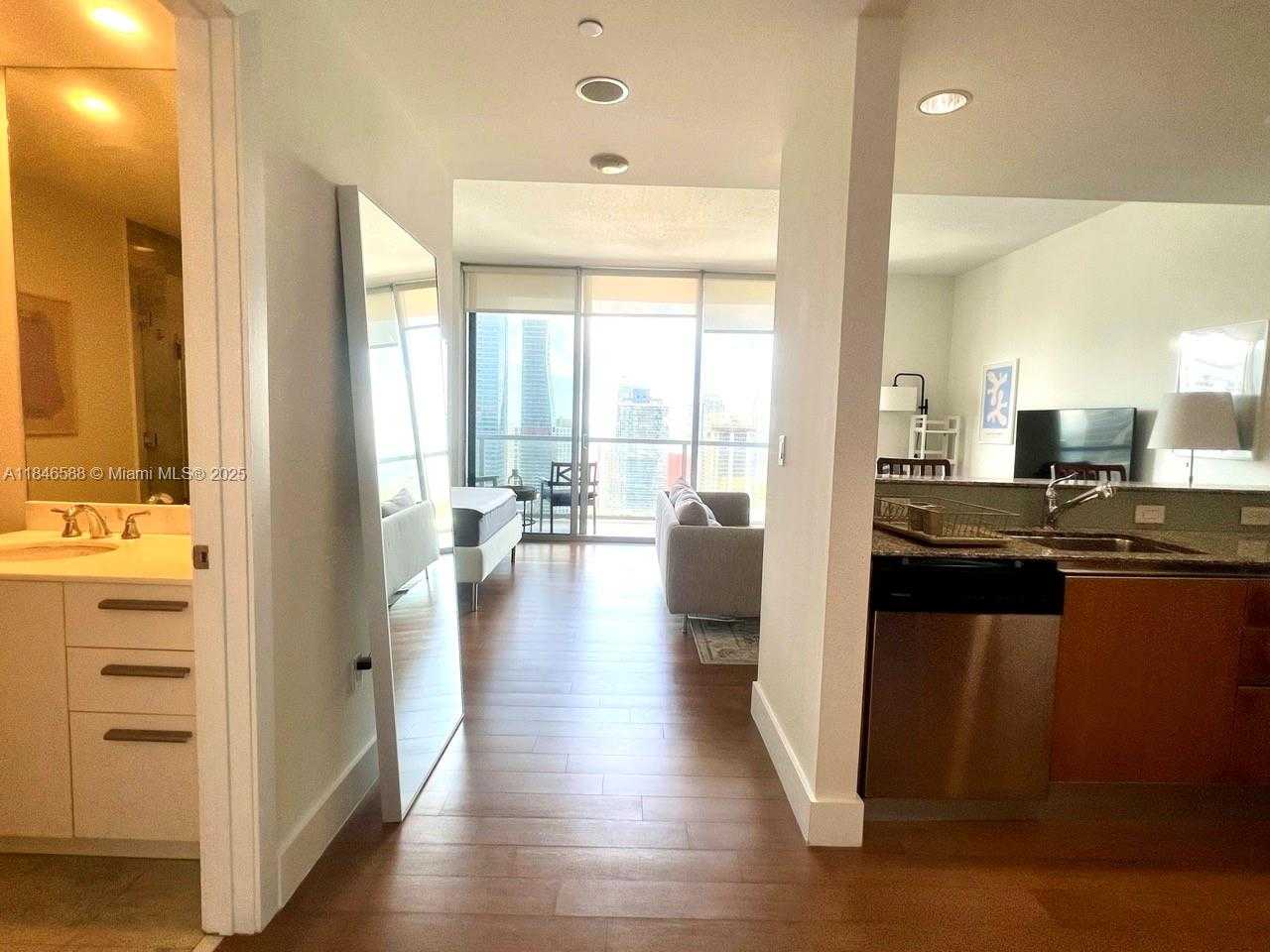 Small Image of 1060 BRICKELL AVE #3709, Miami Number 5