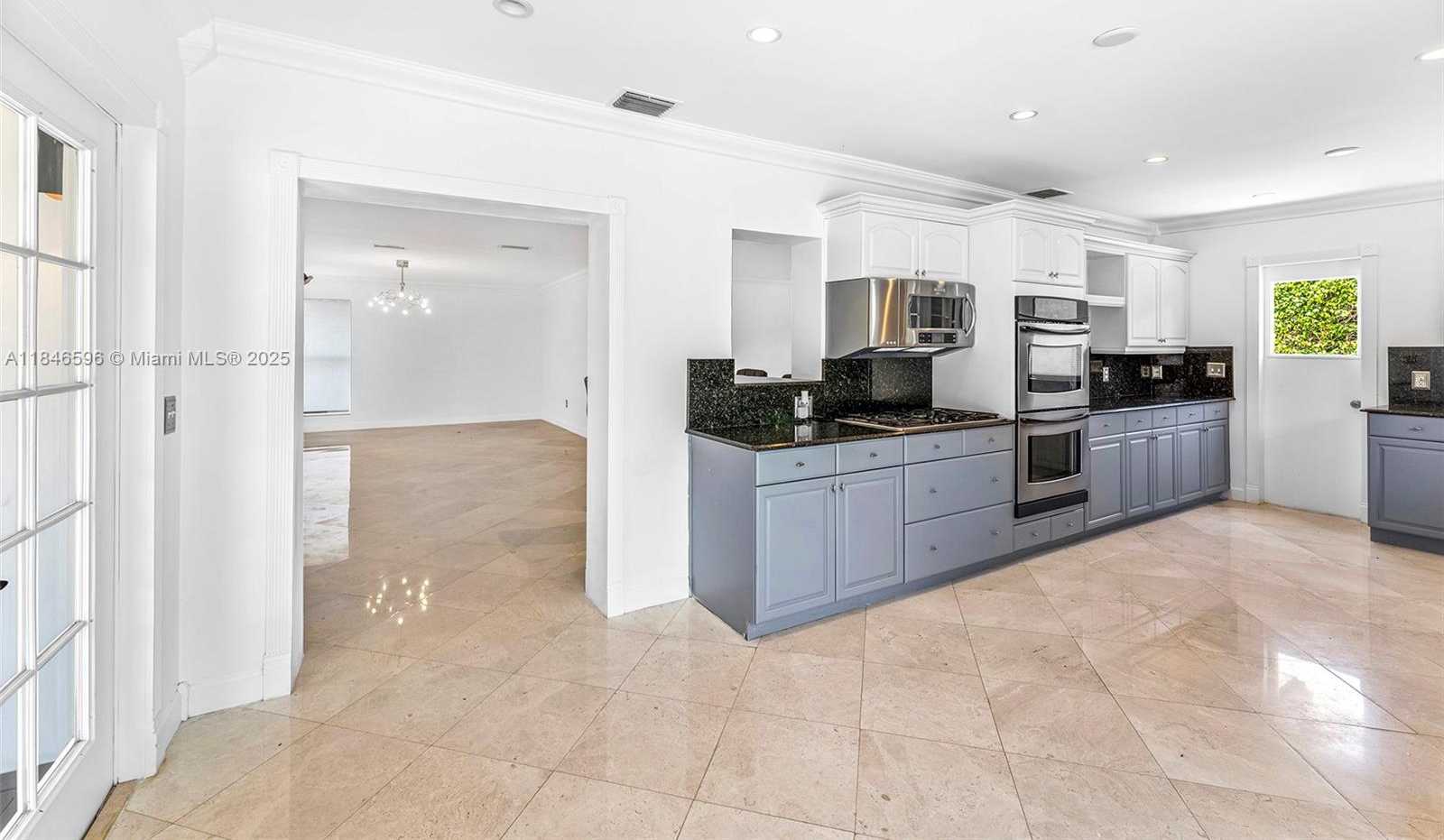 Small Image of 430 HOLIDAY DRIVE, Hallandale Beach Number 12