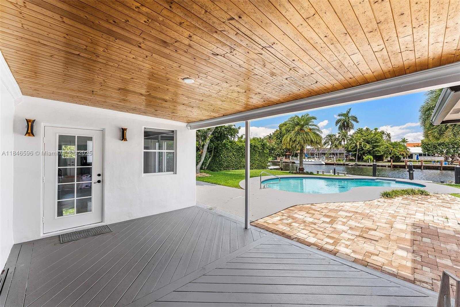 Small Image of 430 HOLIDAY DRIVE, Hallandale Beach Number 20