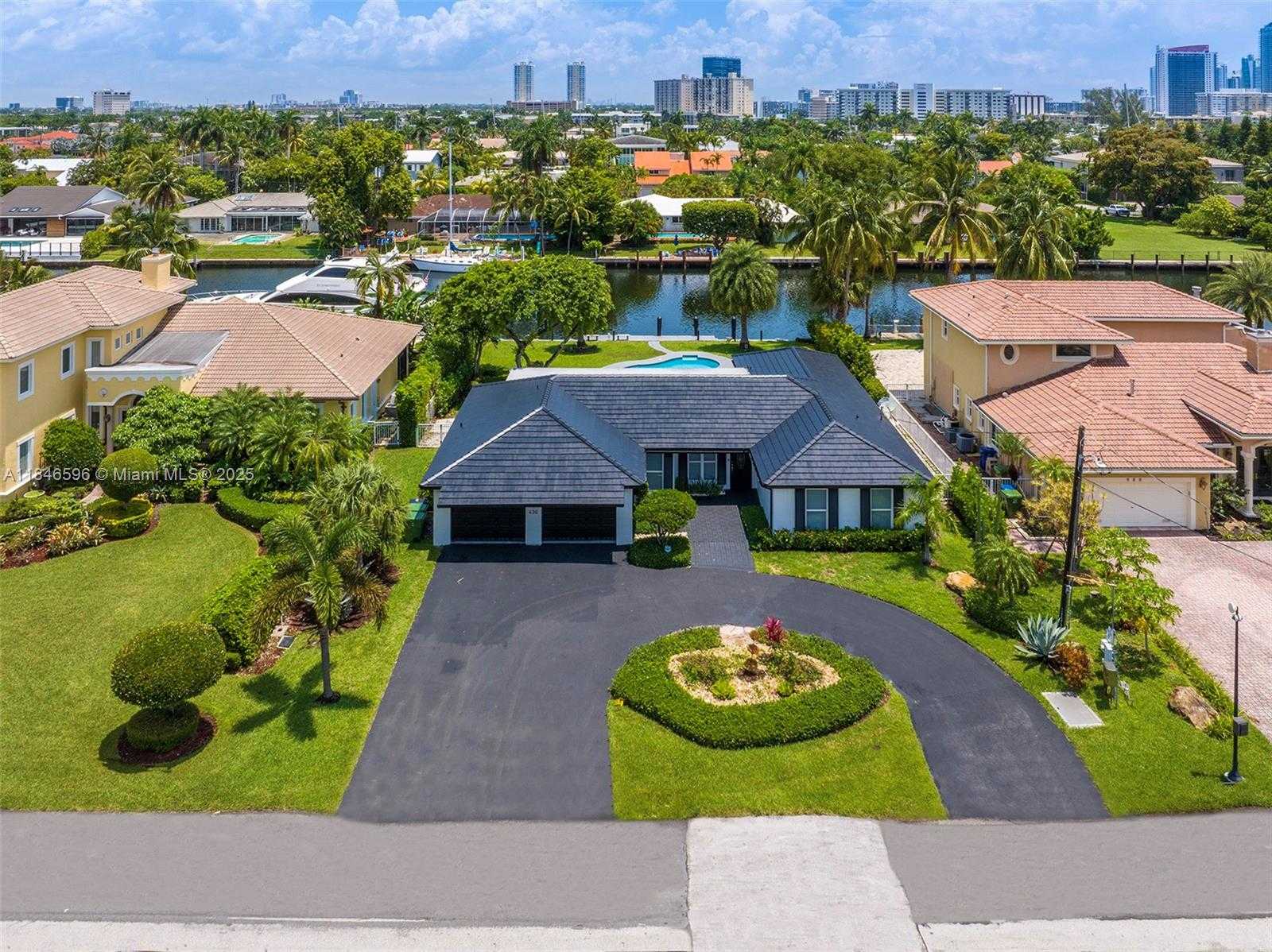 Small Image of 430 HOLIDAY DRIVE, Hallandale Beach Number 3