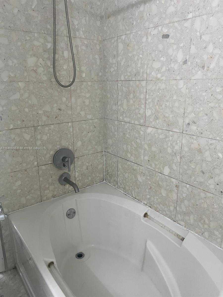 Small Image of 185 SOUTH WEST 7TH ST #1412, Miami Number 8