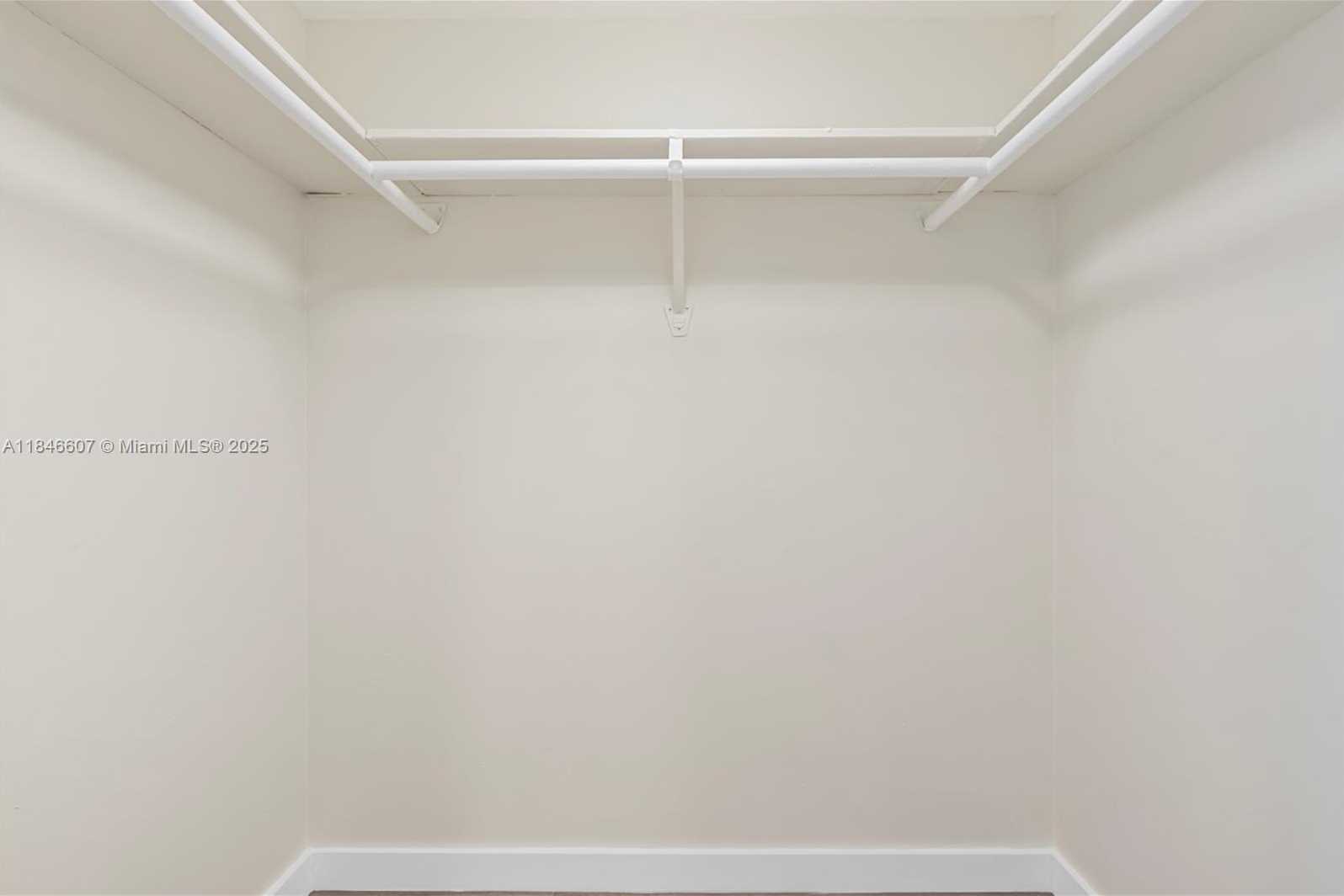 Small Image of 16710 NORTH EAST 9TH AVE #608, North Miami Beach Number 16