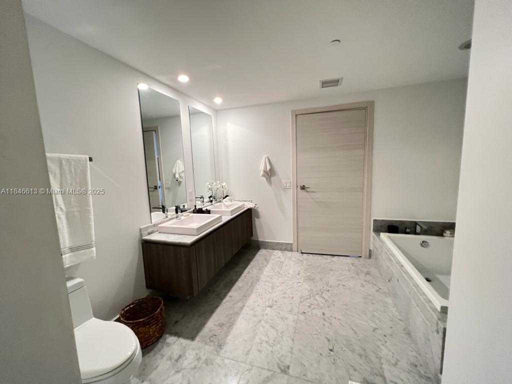 Small Image of 801 SOUTH MIAMI AVE #2806, Miami Number 16