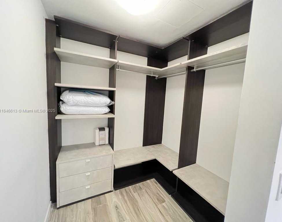 Small Image of 801 SOUTH MIAMI AVE #2806, Miami Number 17