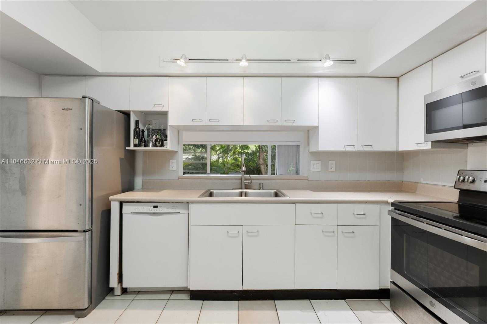 Small Image of 7920 SOUTH WEST 132ND ST, Pinecrest Number 7