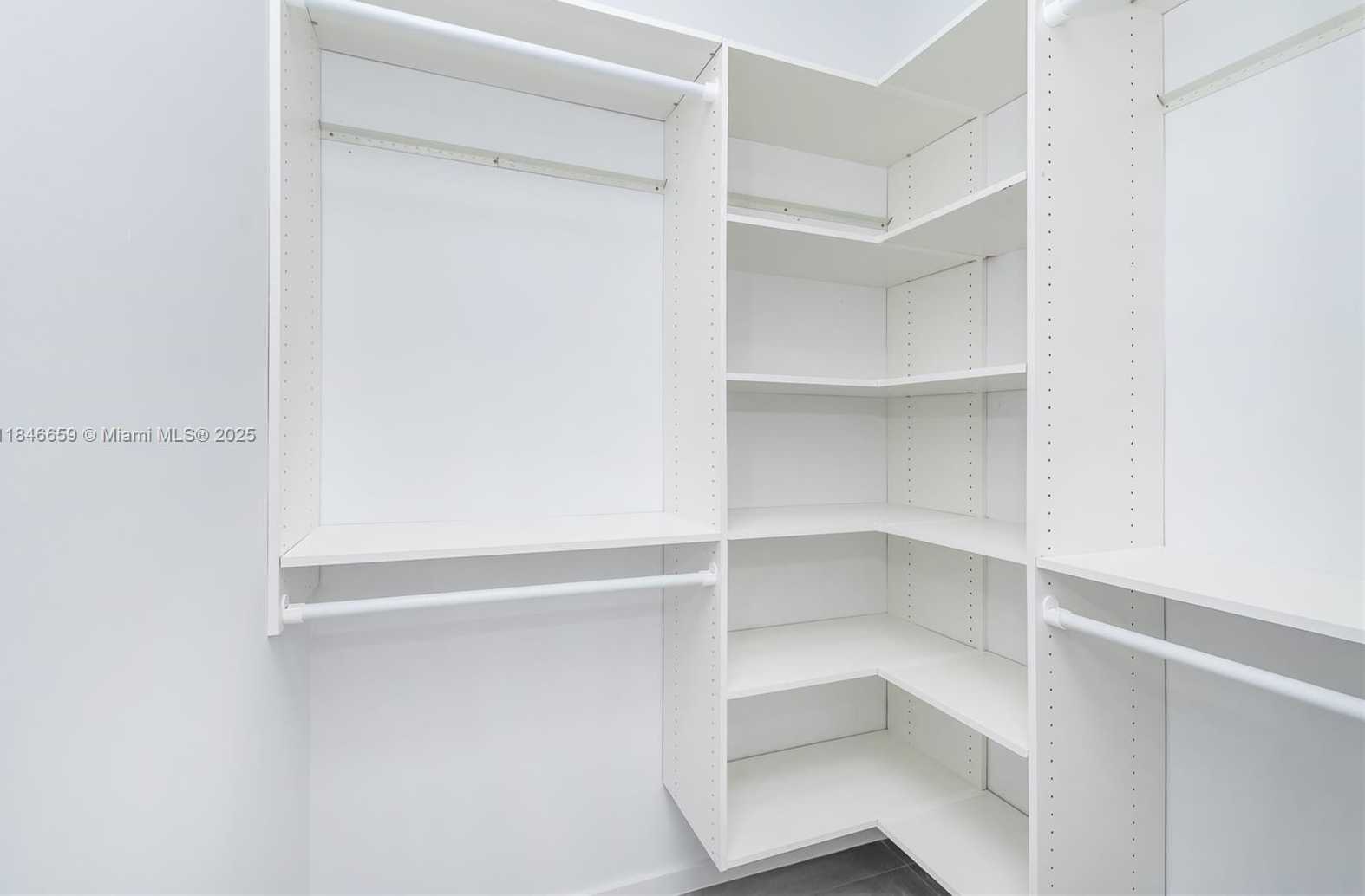 Small Image of 3270 BIRD AVE #3270, Miami Number 19