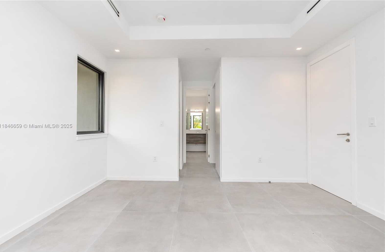 Small Image of 3270 BIRD AVE #3270, Miami Number 20