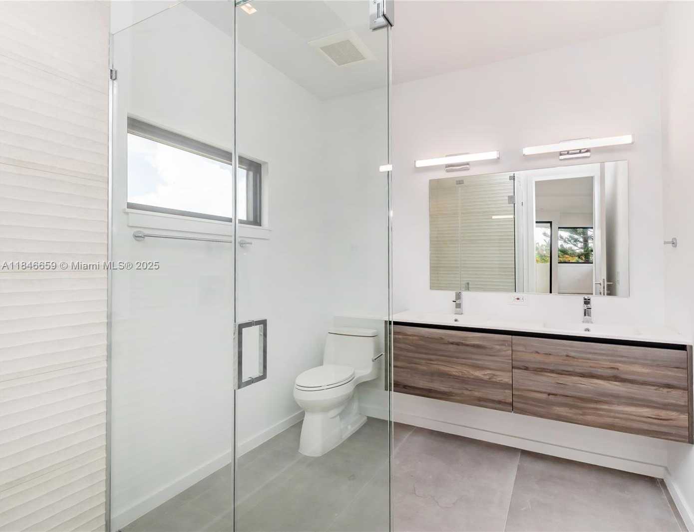 Small Image of 3270 BIRD AVE #3270, Miami Number 21