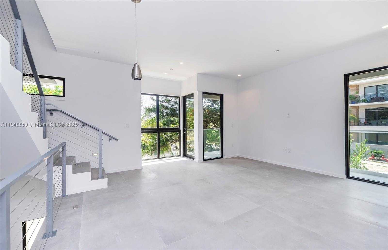 Small Image of 3270 BIRD AVE #3270, Miami Number 6