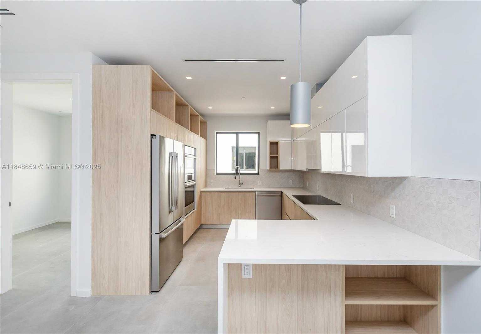 Small Image of 3270 BIRD AVE #3270, Miami Number 9