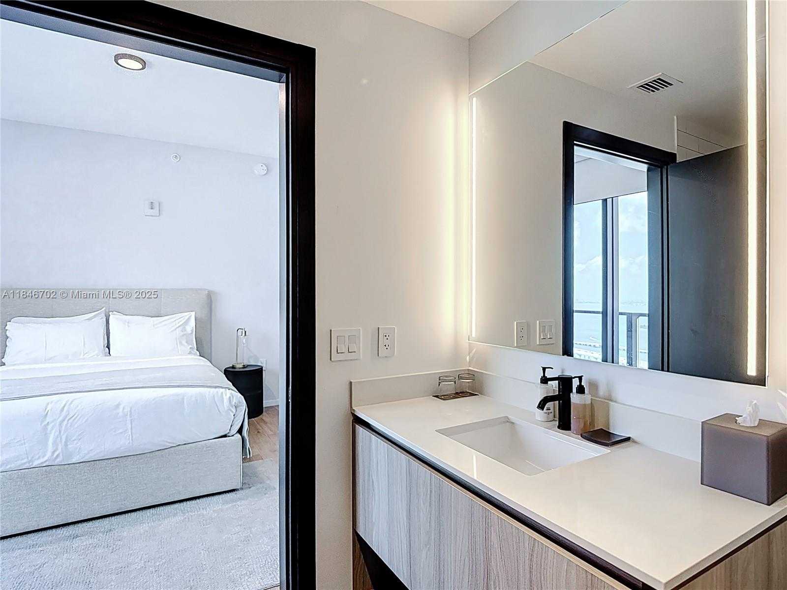 Small Image of 398 NORTH EAST 5TH ST #4401, Miami Number 11