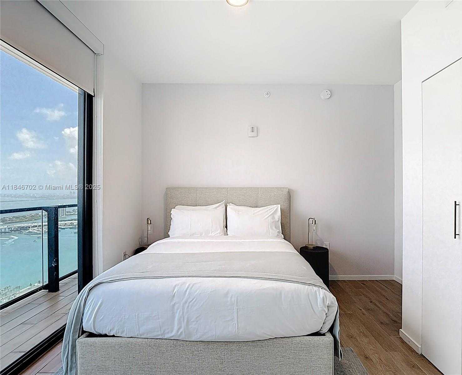 Small Image of 398 NORTH EAST 5TH ST #4401, Miami Number 12