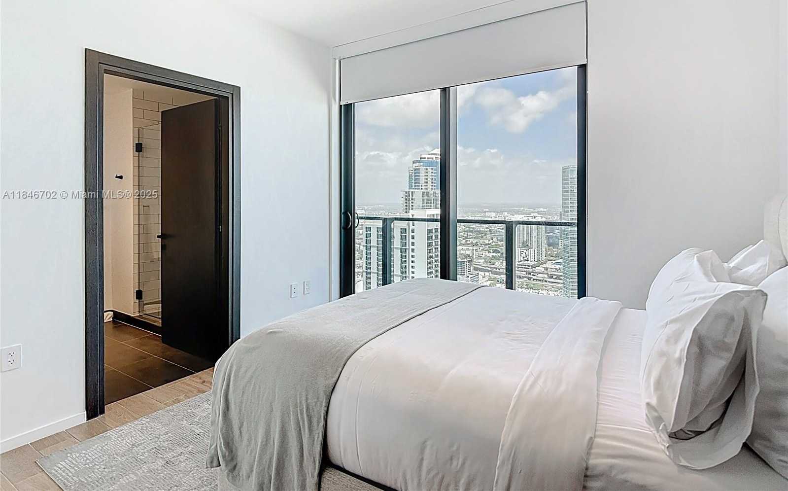 Small Image of 398 NORTH EAST 5TH ST #4401, Miami Number 13