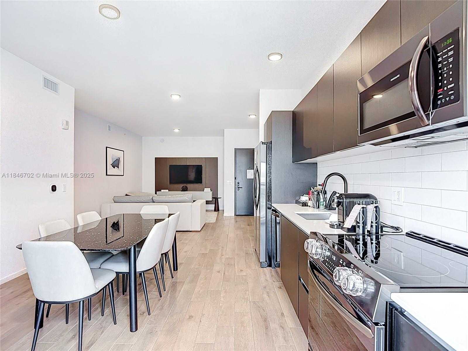 Small Image of 398 NORTH EAST 5TH ST #4401, Miami Number 16