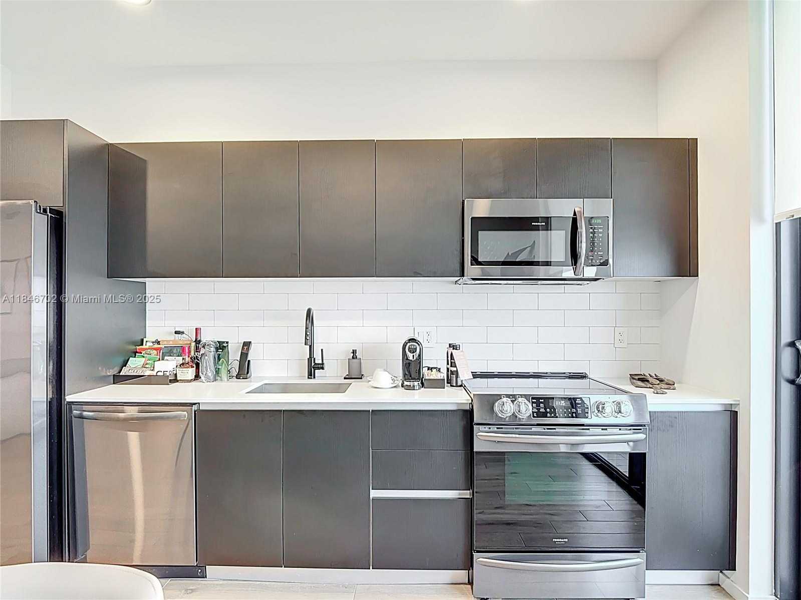 Small Image of 398 NORTH EAST 5TH ST #4401, Miami Number 17