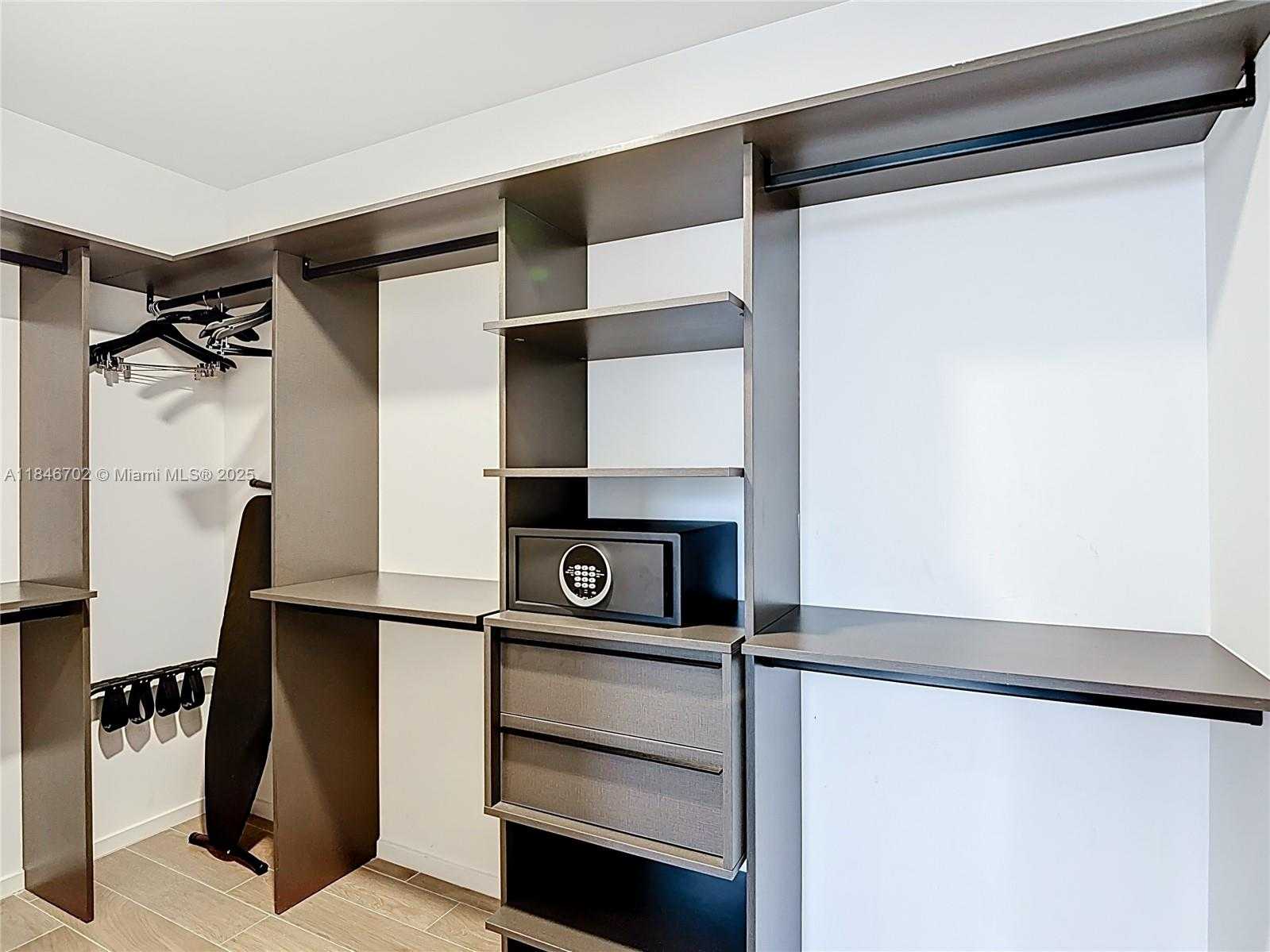 Small Image of 398 NORTH EAST 5TH ST #4401, Miami Number 19