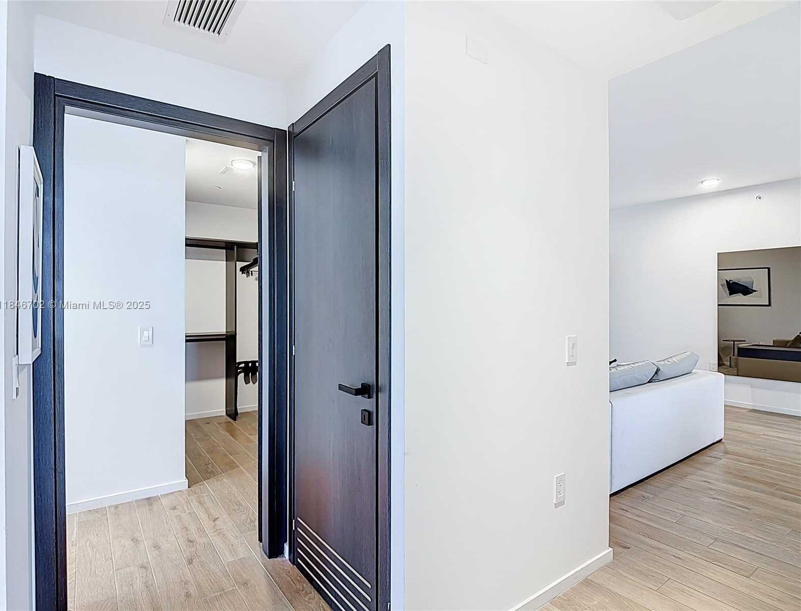 Small Image of 398 NORTH EAST 5TH ST #4401, Miami Number 20