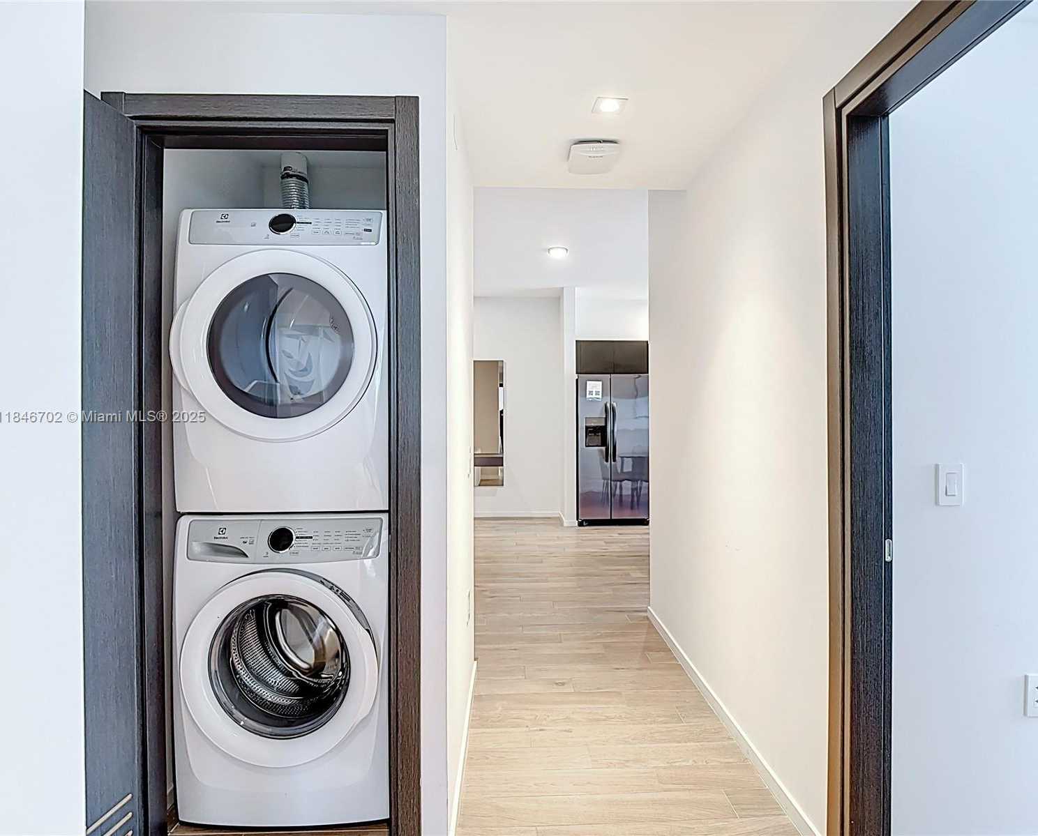 Small Image of 398 NORTH EAST 5TH ST #4401, Miami Number 21