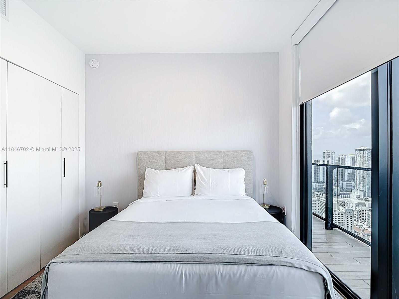 Small Image of 398 NORTH EAST 5TH ST #4401, Miami Number 23