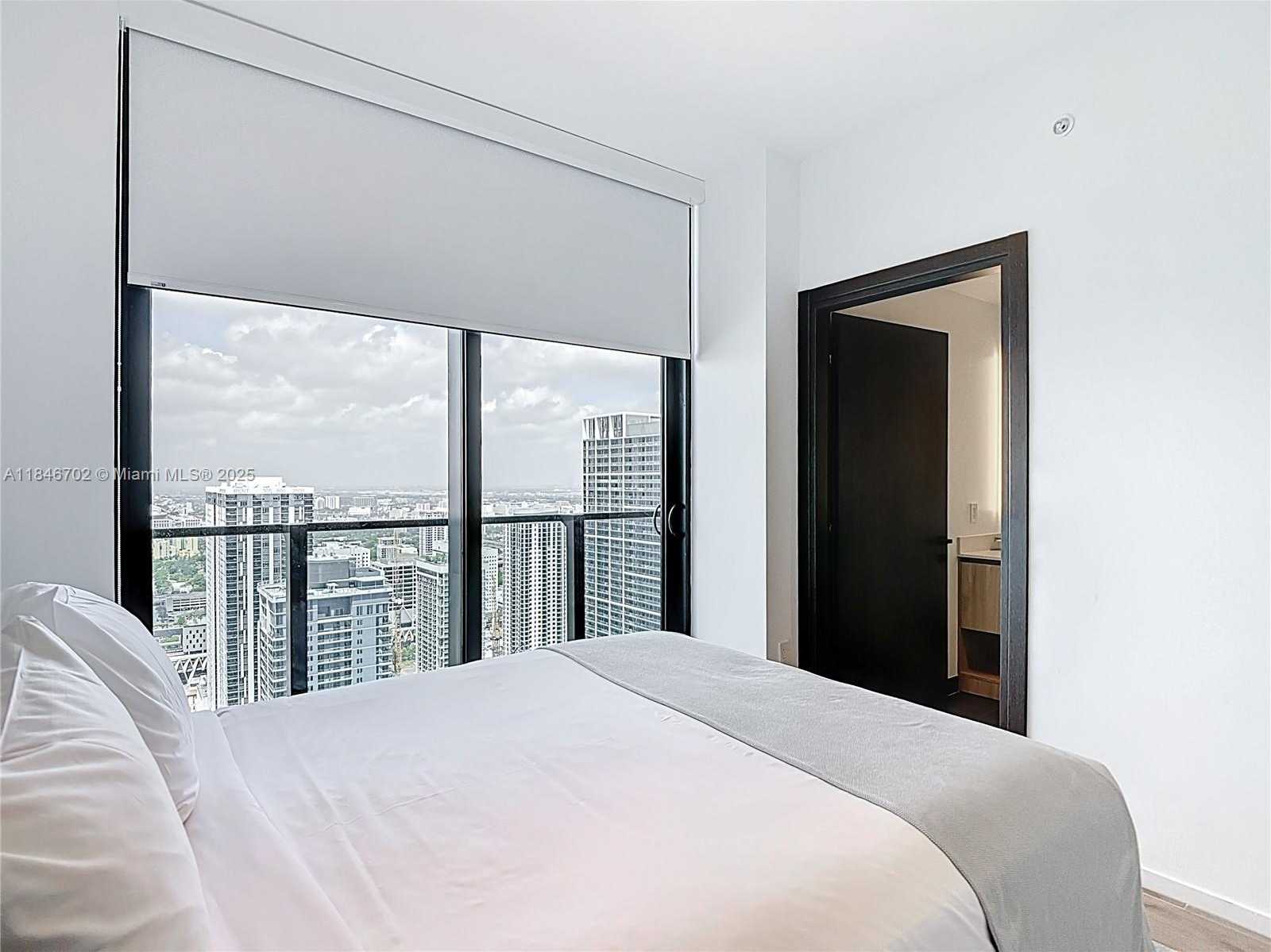 Small Image of 398 NORTH EAST 5TH ST #4401, Miami Number 25