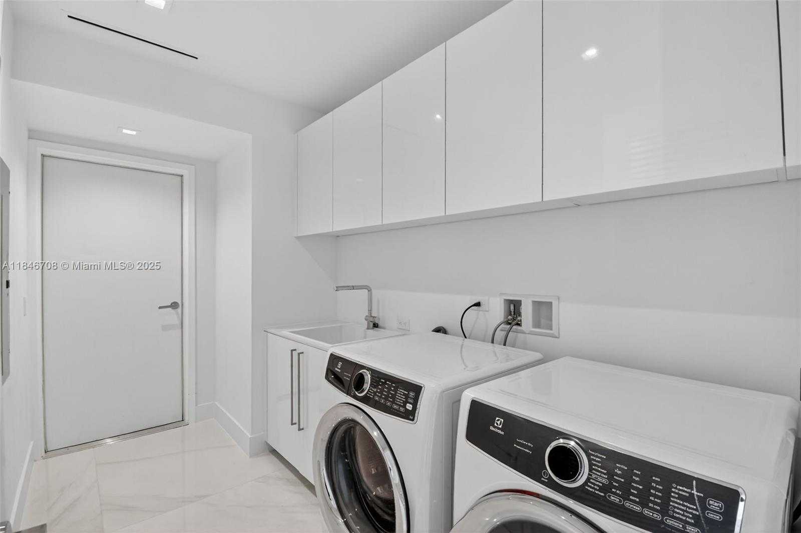 Small Image of 18501 COLLINS AVE #2504, Sunny Isles Beach Number 44
