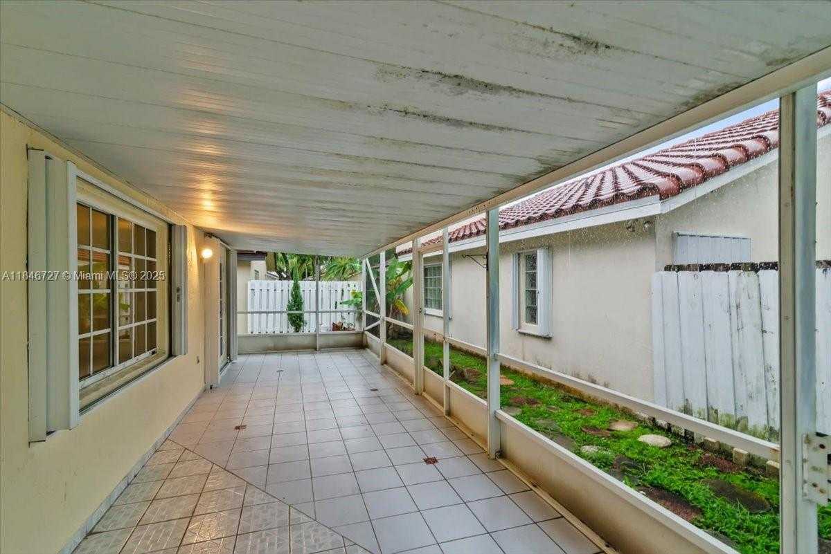 Small Image of 17610 SOUTH WEST 4TH CT, Pembroke Pines Number 24