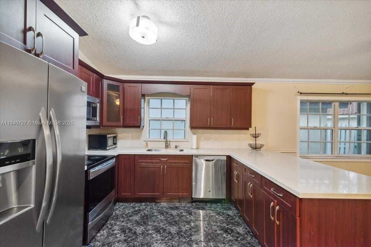 Small Image of 17610 SOUTH WEST 4TH CT, Pembroke Pines Number 8