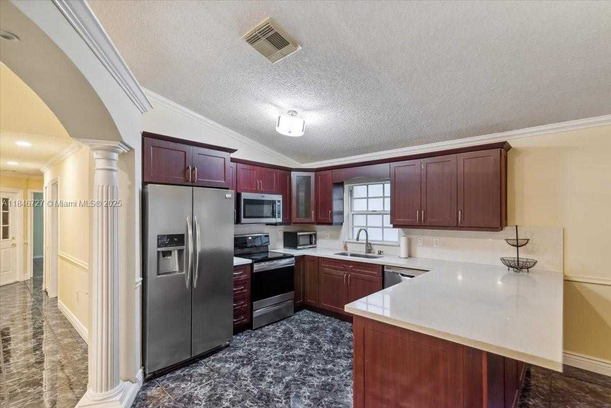 Small Image of 17610 SOUTH WEST 4TH CT, Pembroke Pines Number 9