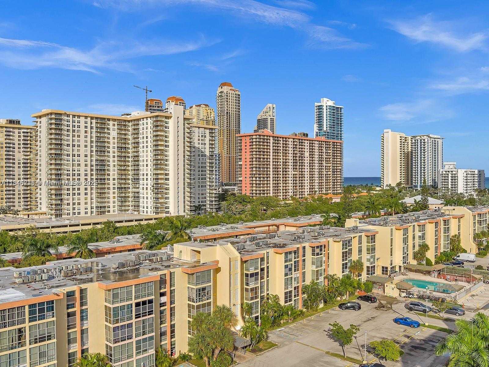 Small Image of 210 172ND ST #428, Sunny Isles Beach Number 5