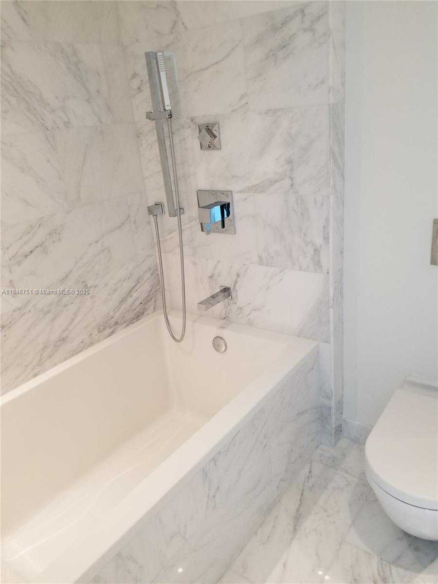 Small Image of 1451 BRICKELL AVE #2104, Miami Number 18