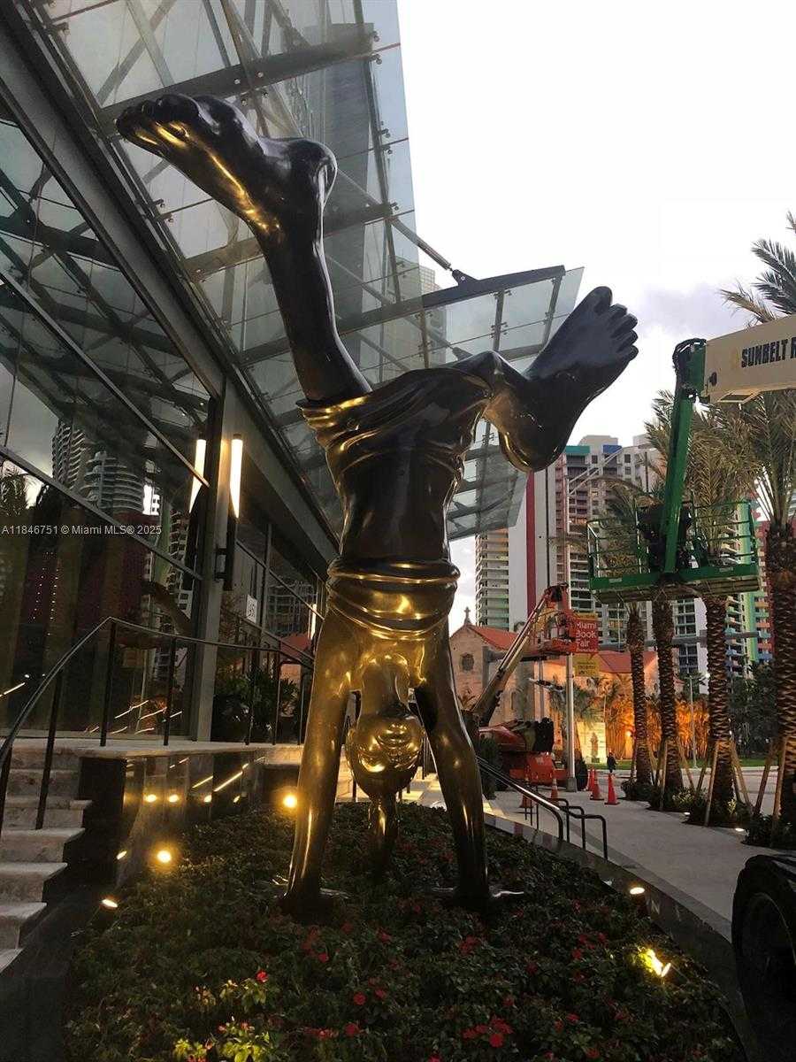 Small Image of 1451 BRICKELL AVE #2104, Miami Number 5