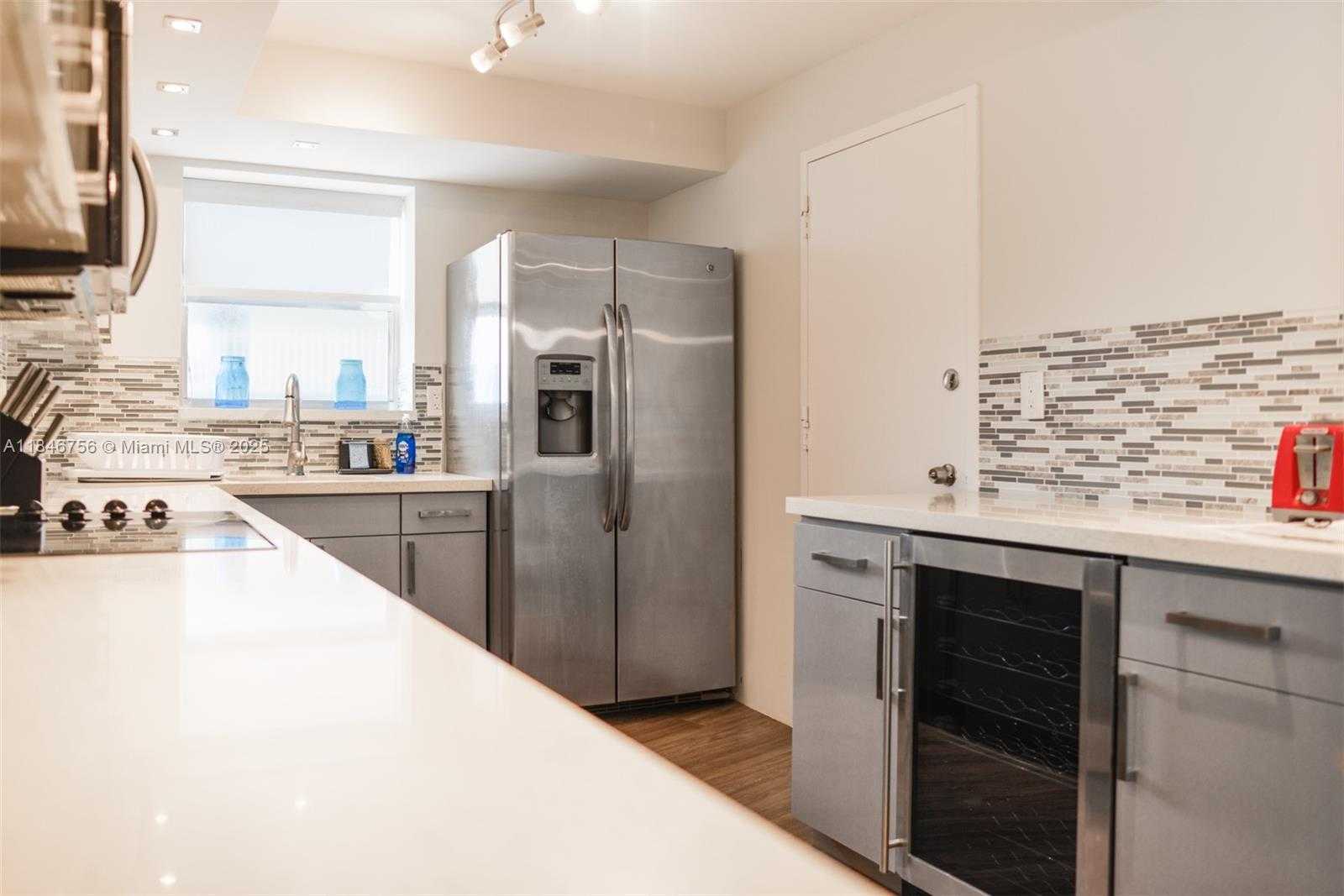 Small Image of 6039 COLLINS AVE #937, Miami Beach Number 10