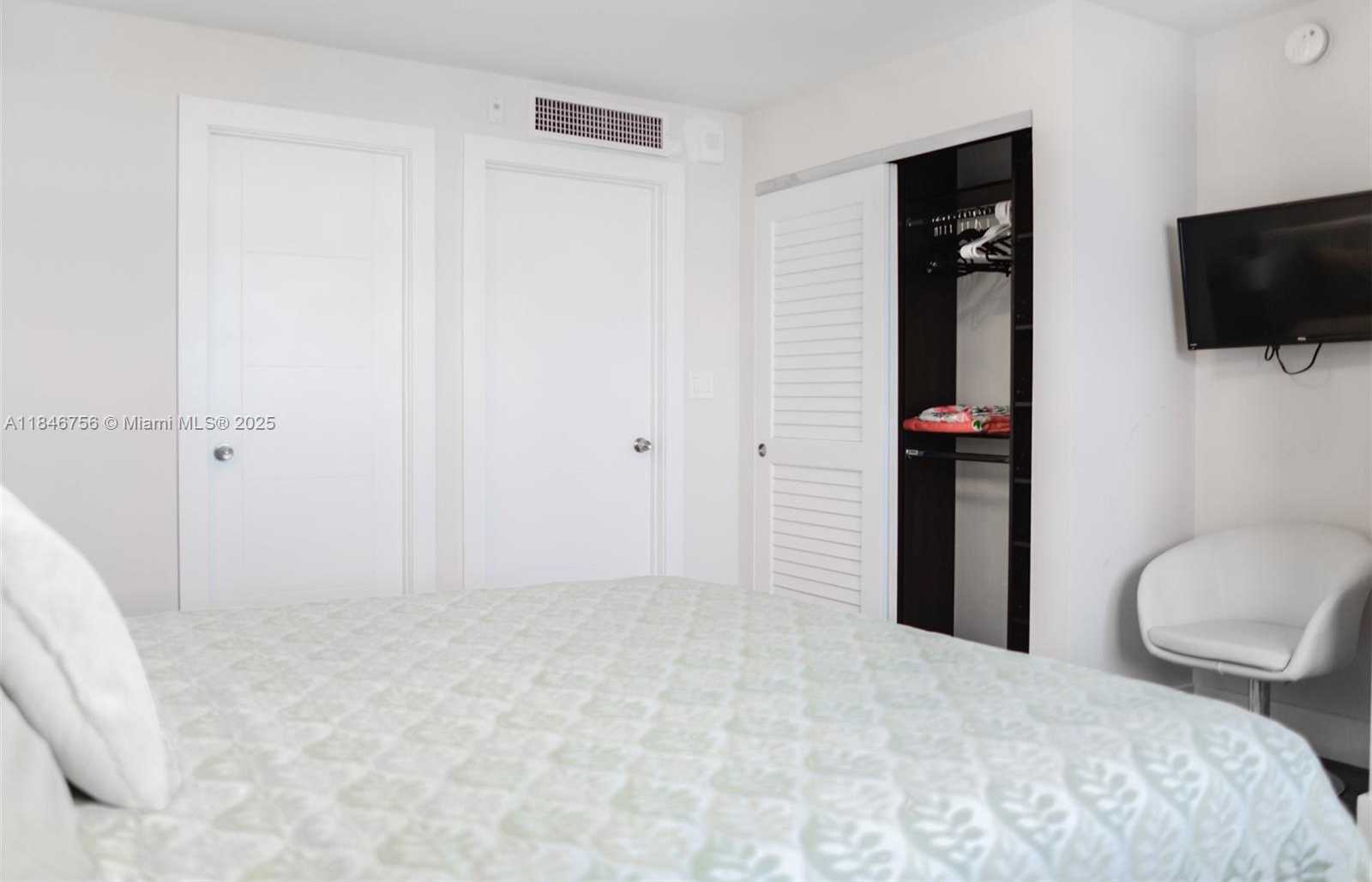 Small Image of 6039 COLLINS AVE #937, Miami Beach Number 13
