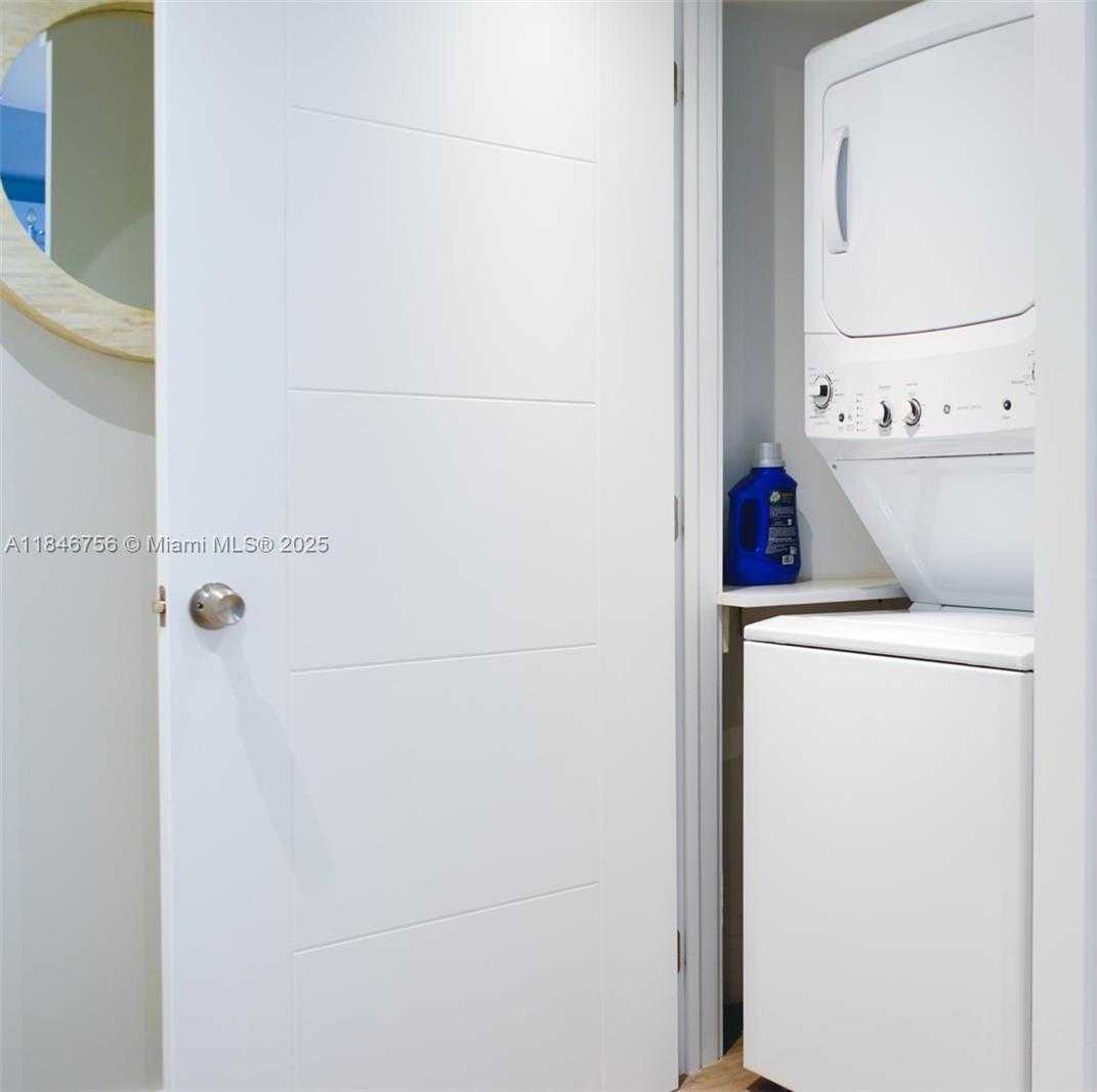 Small Image of 6039 COLLINS AVE #937, Miami Beach Number 16