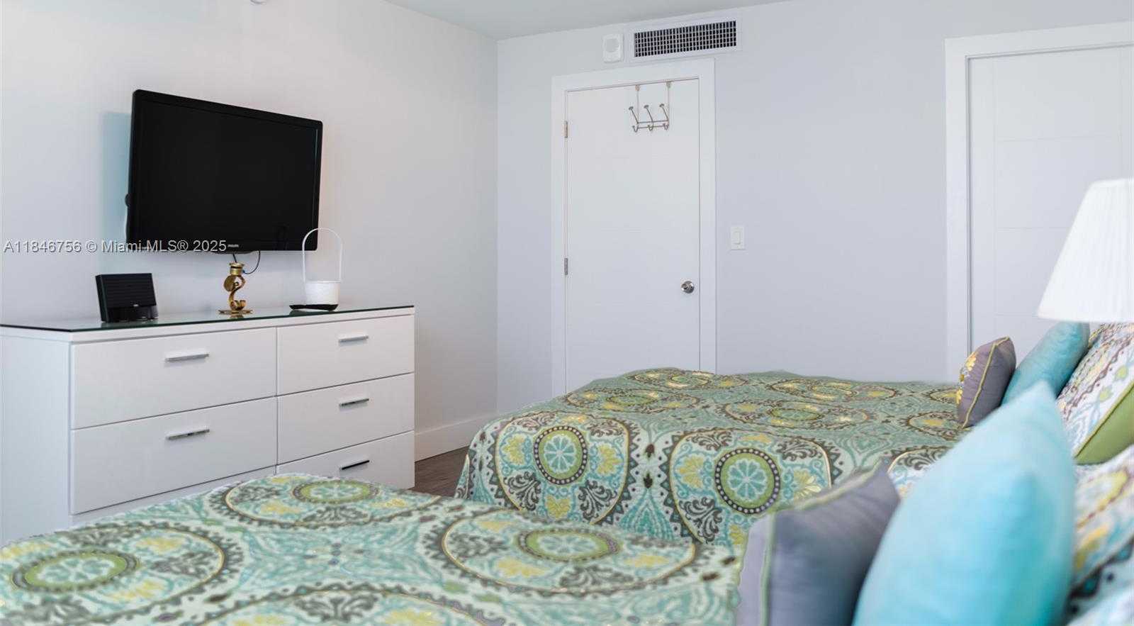 Small Image of 6039 COLLINS AVE #937, Miami Beach Number 18